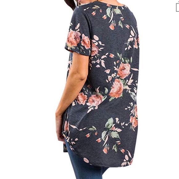 Short sleeve floral top - Picture 3 of 3